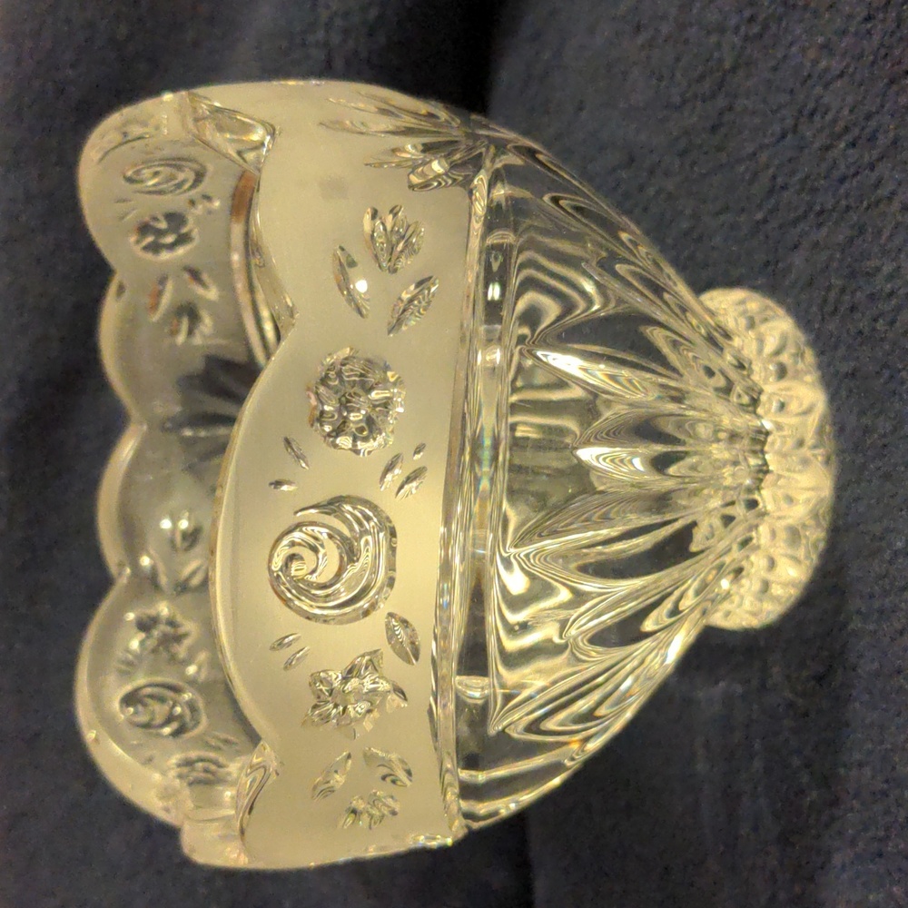 Oneida Southern Garden Crystal Hostess Bowl